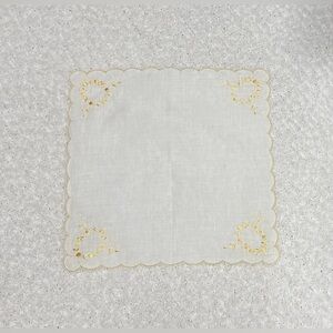 Vintage Embroidered Handkerchief – White Linen Scalloped Edge 9.5”x9.75”
